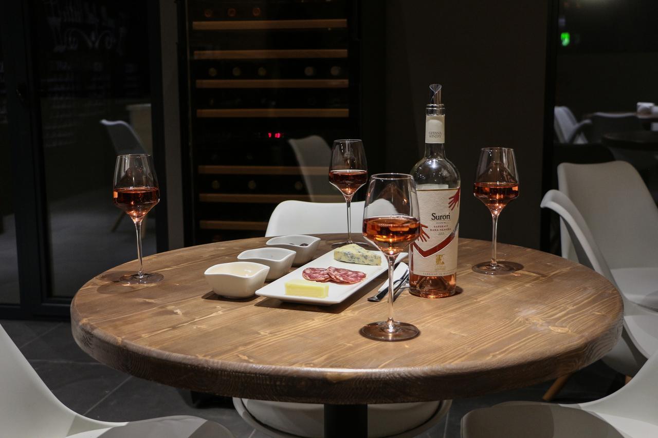Wine Hotel Chişinău Extérieur photo